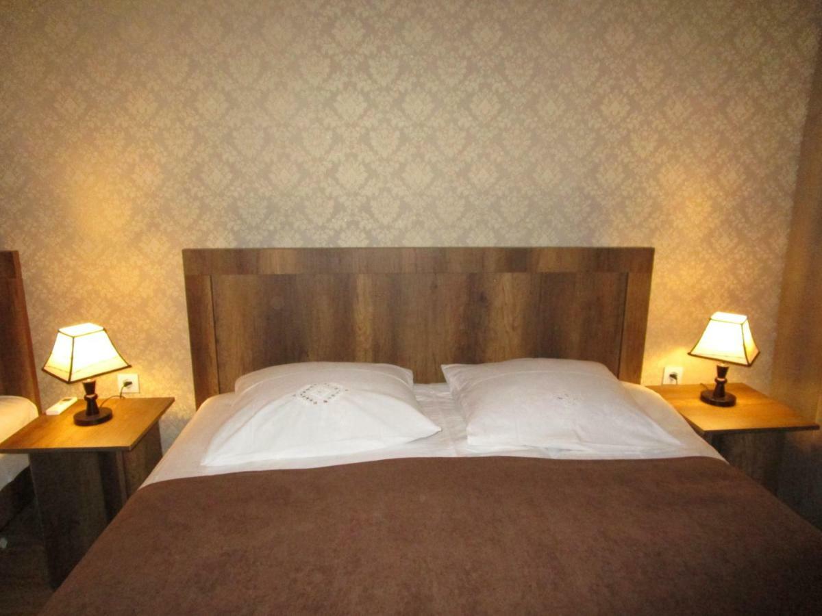 Guest House T&N Kutaisi Exterior foto