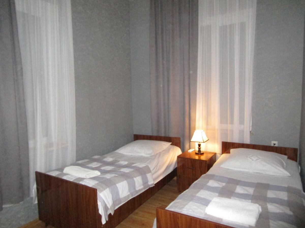 Guest House T&N Kutaisi Exterior foto